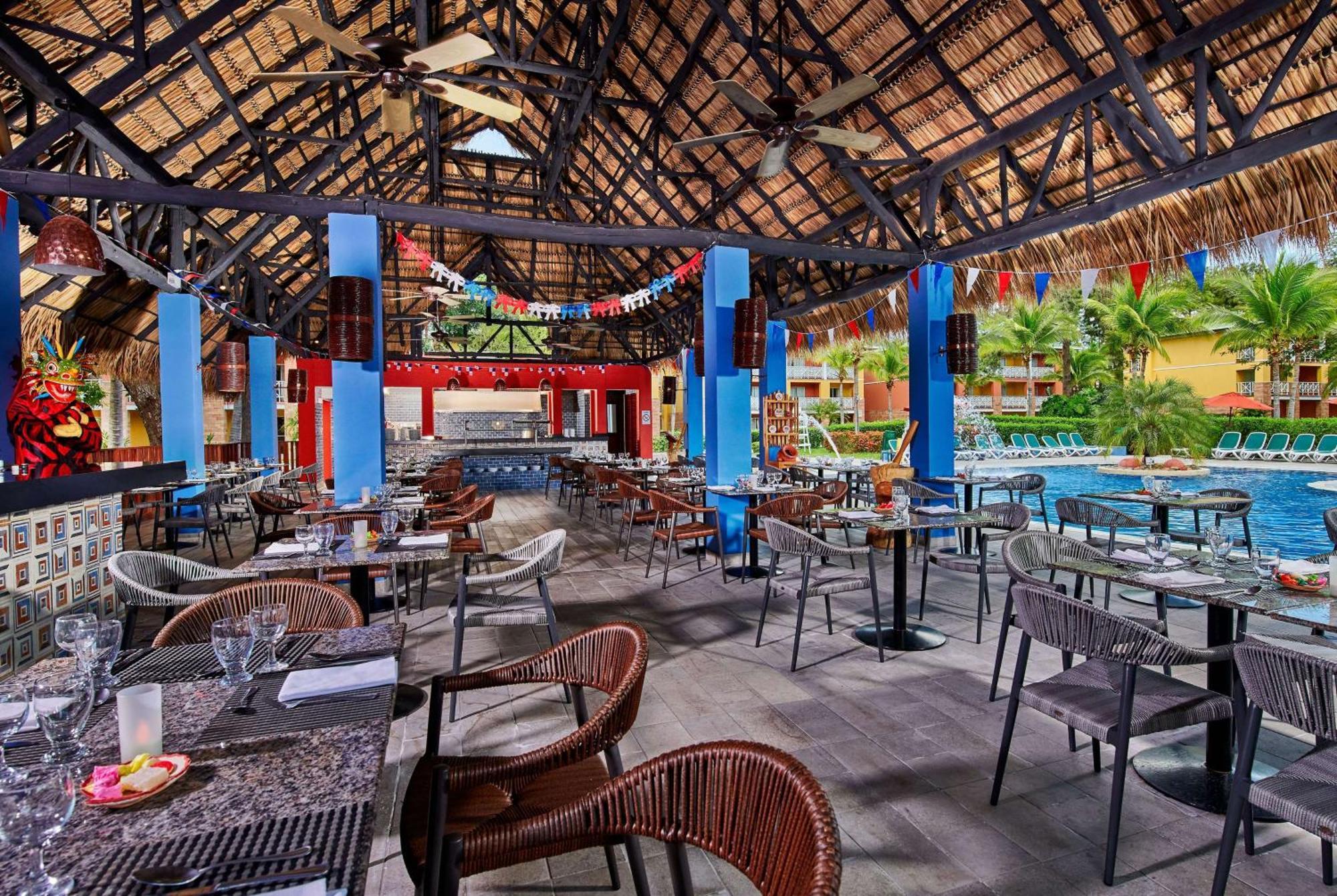 Grand Decameron Panama, A Trademark